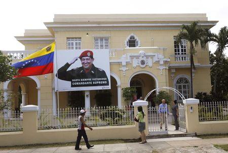 A banner of Venezuela's late president Hugo Chavez is seen at the Venezuelan embassy in Havana March 10, 2015. REUTERS/Stringer
